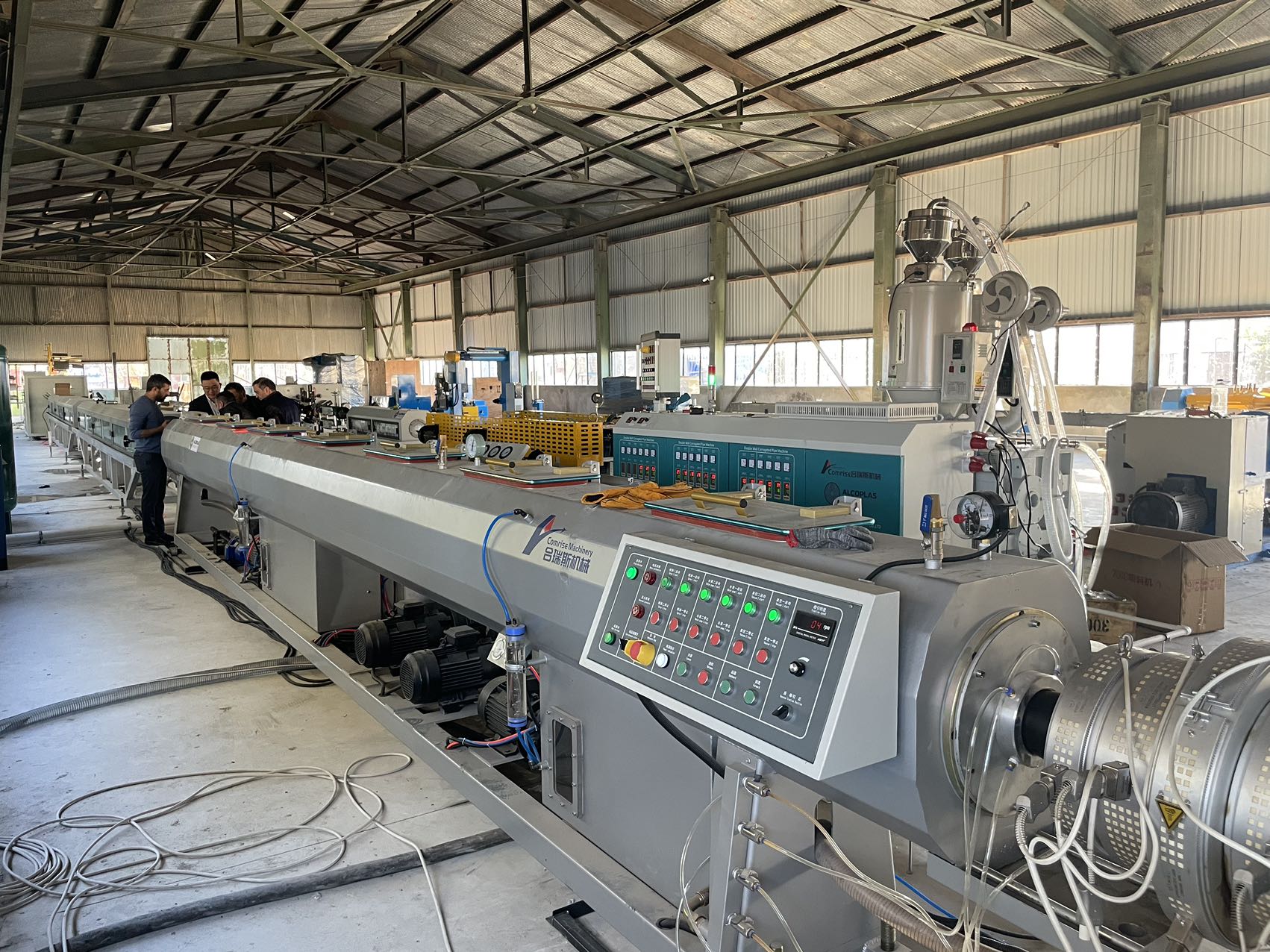 50-250mm HDPE тръбна оборудване успешно произвежда 75-38 винта с висока ефективност